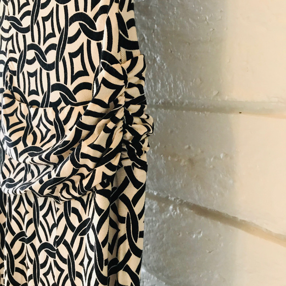 BCBG Black and White Graphic Print Dress - Picture 5 of 7